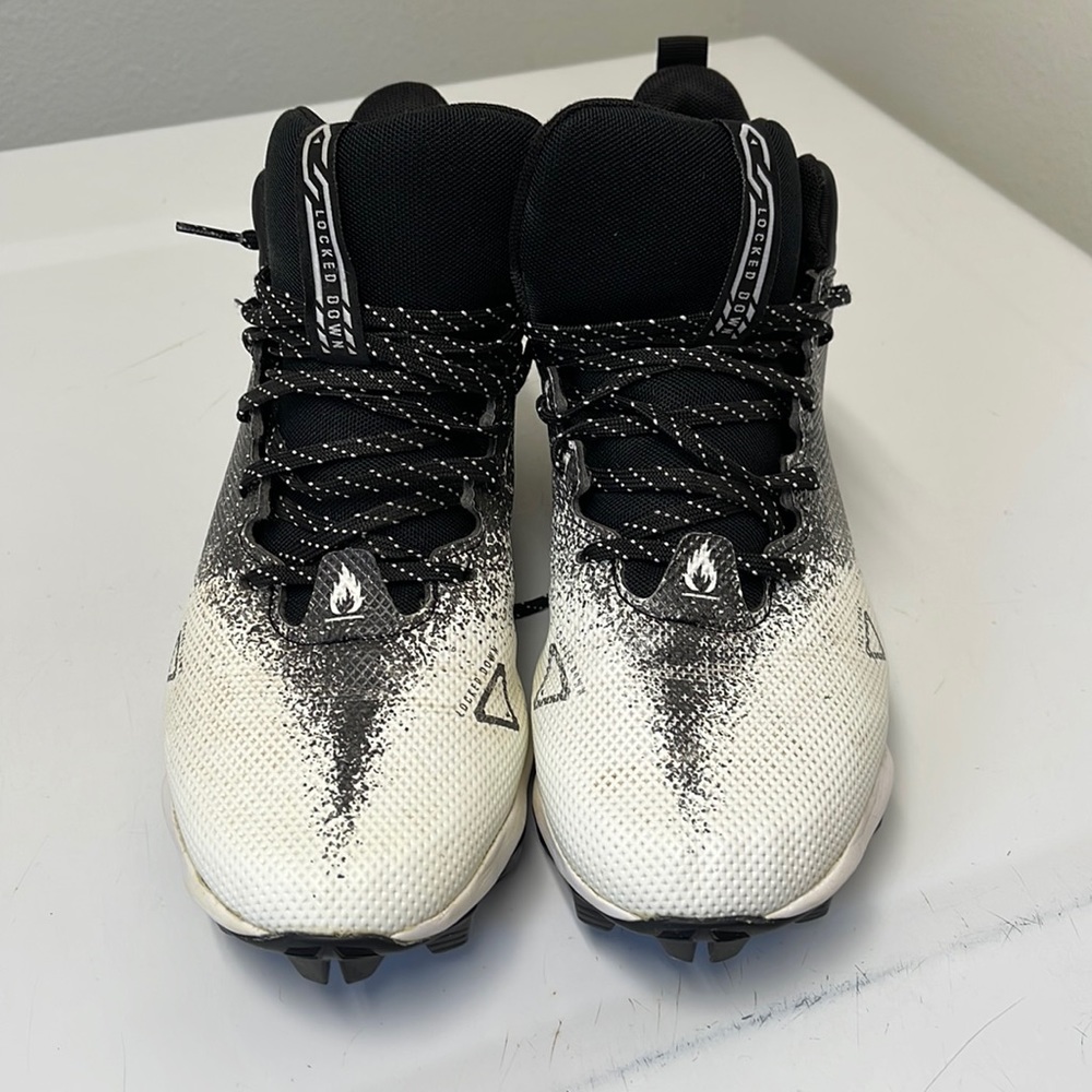 Men’s under amour football cleats